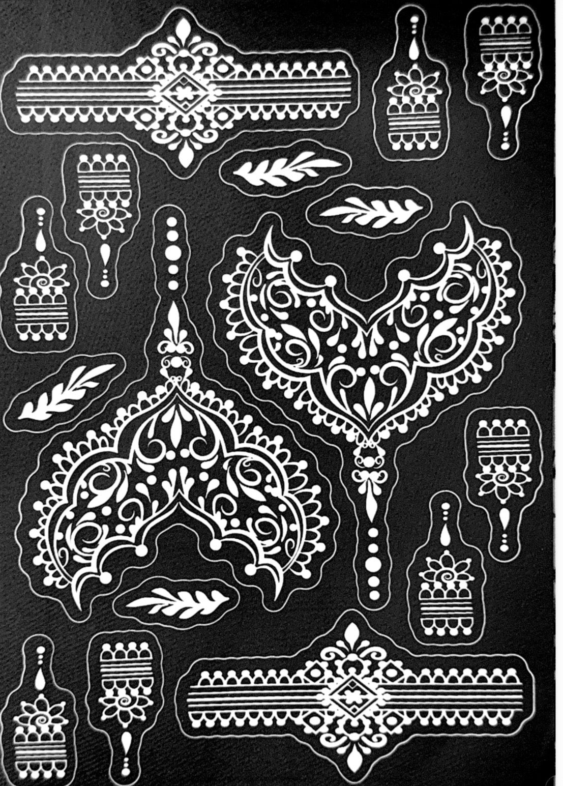 Henna Stencil V style